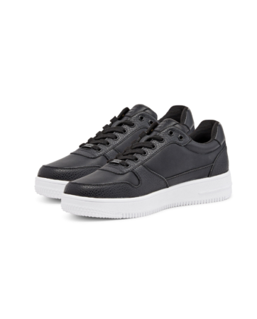 Maveric II - Black/White SELLING FAST