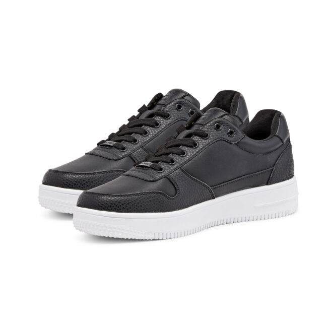 Maveric II - Black/White SELLING FAST - Image 3